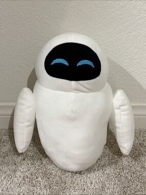 NWOT Wall-E Eve Plush